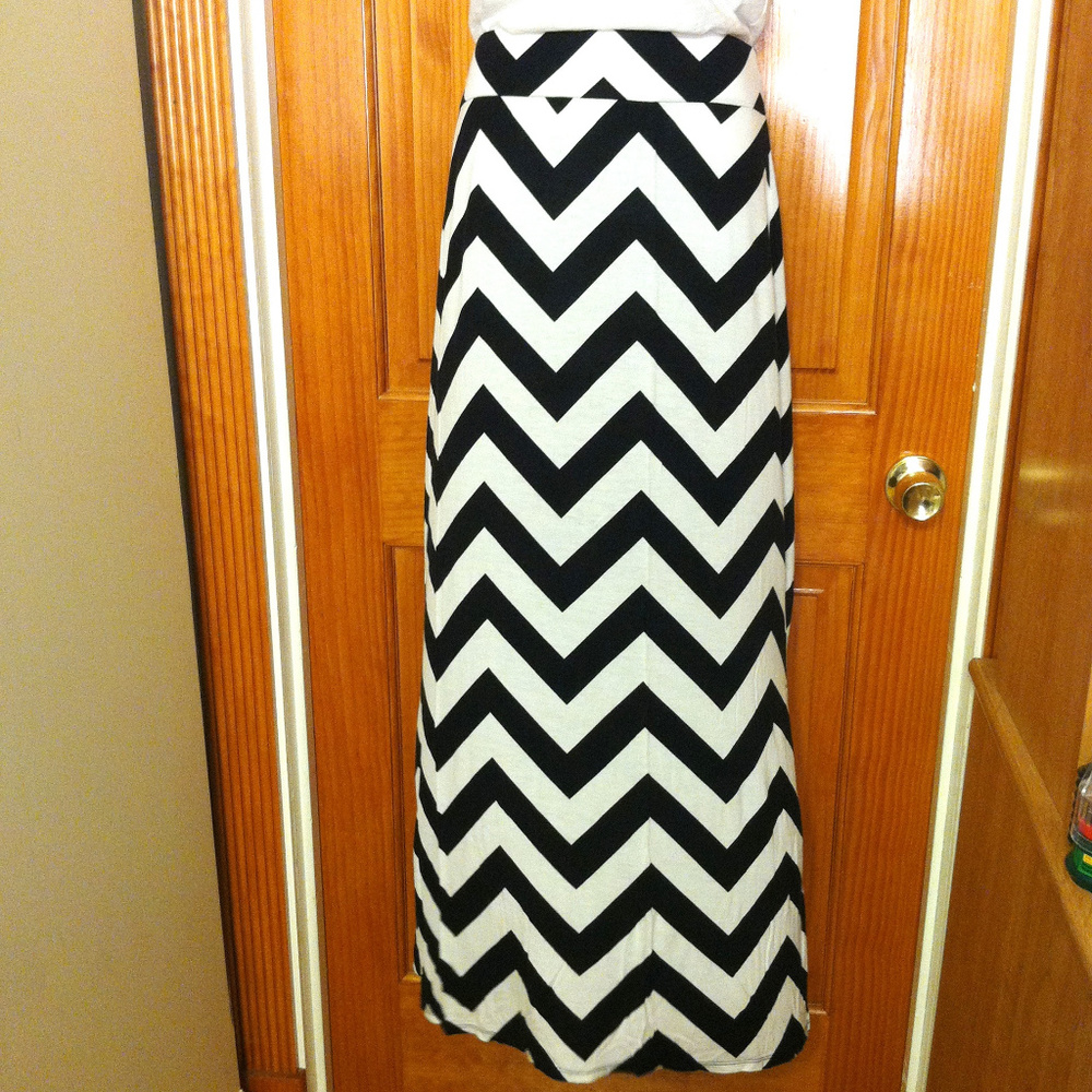 a.n.a Maxi Skirt - Picture 2 of 6